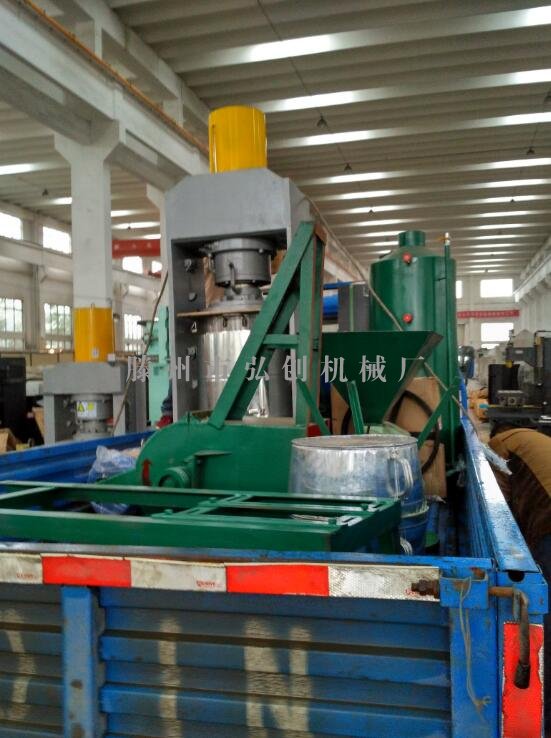 辽宁省大连市普兰店市顾客订购的新型大豆全套榨油设备已发出